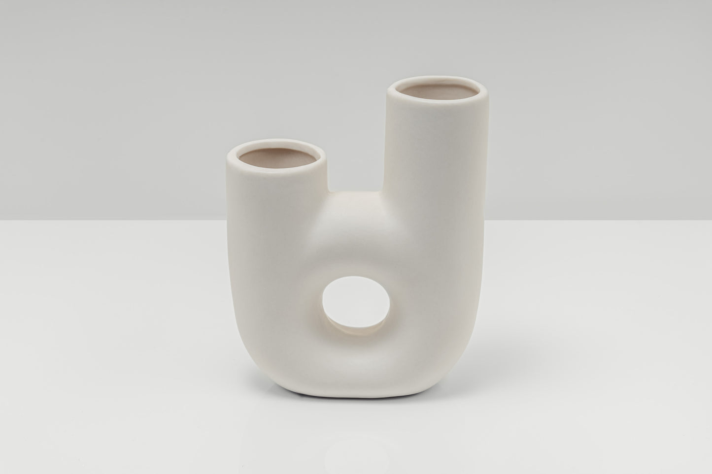 VASO IN CERAMICA BIANCA A DUE PIEGHE