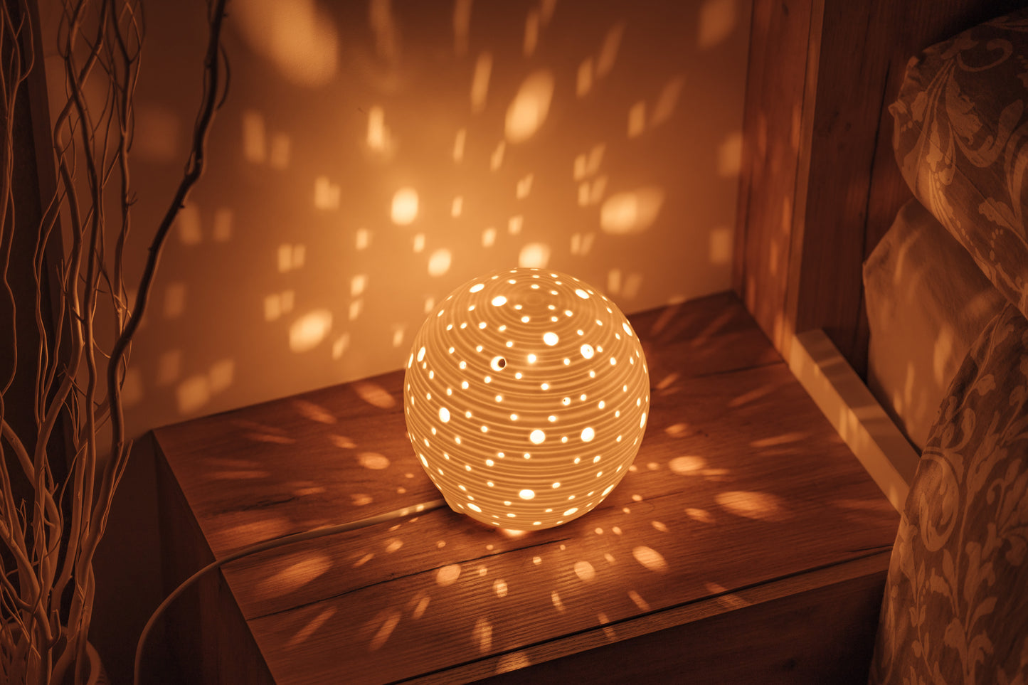 LAMPADA TONDA IN CERAMICA BIANCA